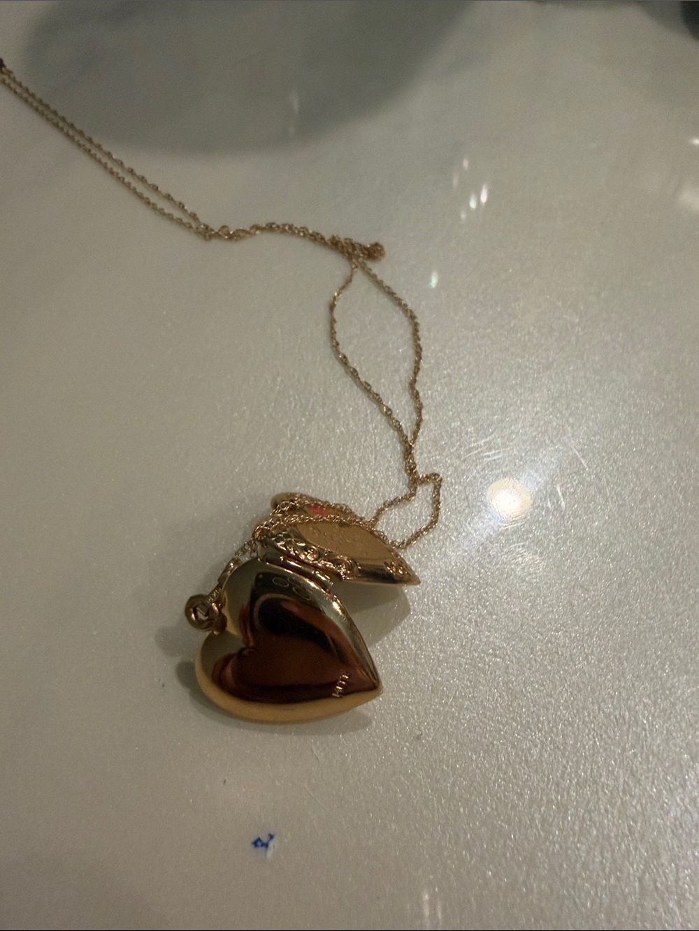 NWOT 14K Yellow Gold Heart Locket Necklace with Tiny Pink Rose Accent - Picture 8 of 8